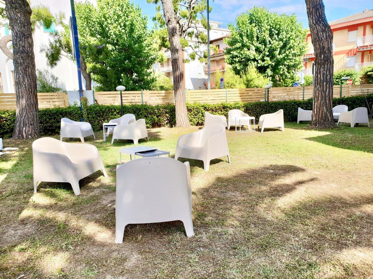 Hotel Blumen Сан-Бенедетто-дель-Тронто Экстерьер фото