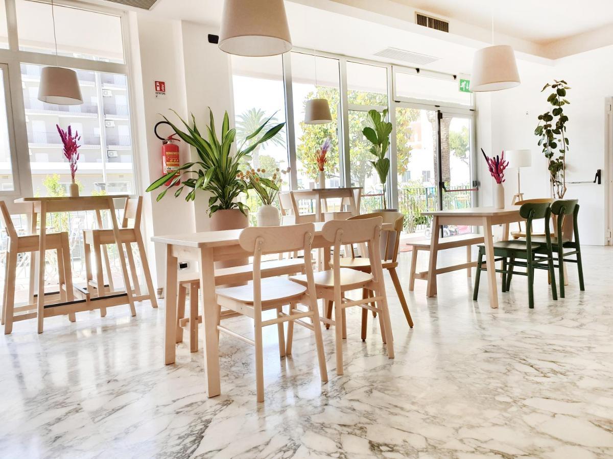 Hotel Blumen Сан-Бенедетто-дель-Тронто Экстерьер фото