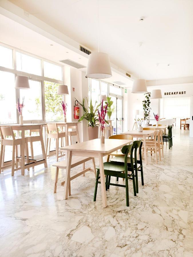Hotel Blumen Сан-Бенедетто-дель-Тронто Экстерьер фото