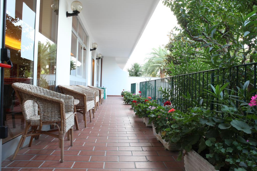 Hotel Blumen Сан-Бенедетто-дель-Тронто Экстерьер фото