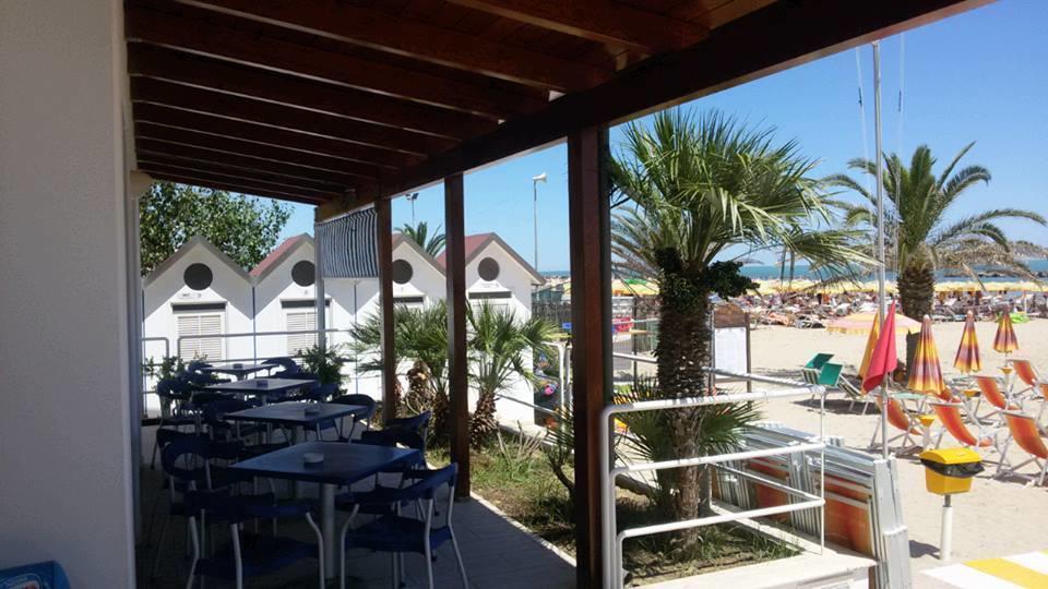 Hotel Blumen Сан-Бенедетто-дель-Тронто Экстерьер фото
